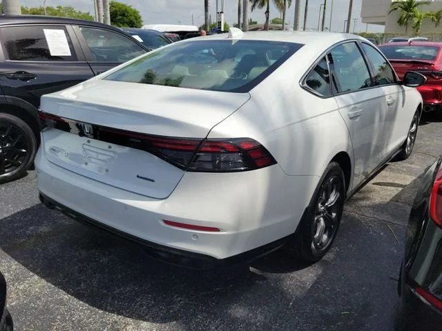 2023 Honda Accord Hybrid EX-L photo 3