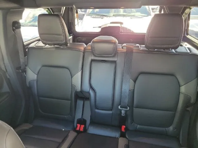 2025 Ford Bronco Outer Banks photo 11