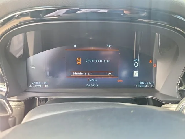 2023 Lincoln Corsair Standard photo 15