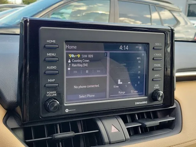 2021 Toyota RAV4 LE photo 23