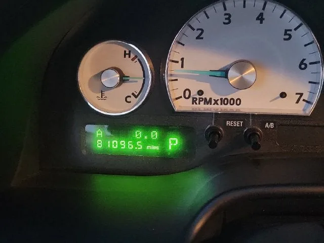 2005 Ford Thunderbird Base photo 19