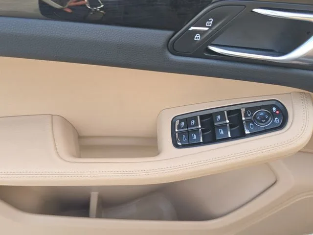 2020 Porsche Macan S photo 13