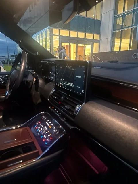 2023 Lincoln Navigator L Reserve photo 9