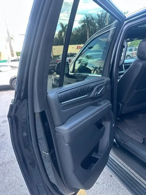 2022 GMC Yukon XL Denali photo 21