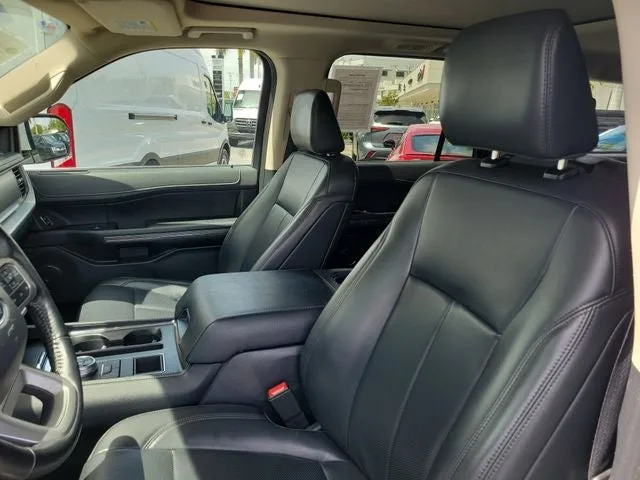 2023 Ford Expedition XLT photo 9