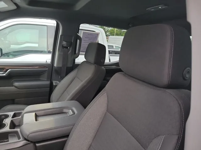 2025 Chevrolet Silverado 1500 RST photo 11