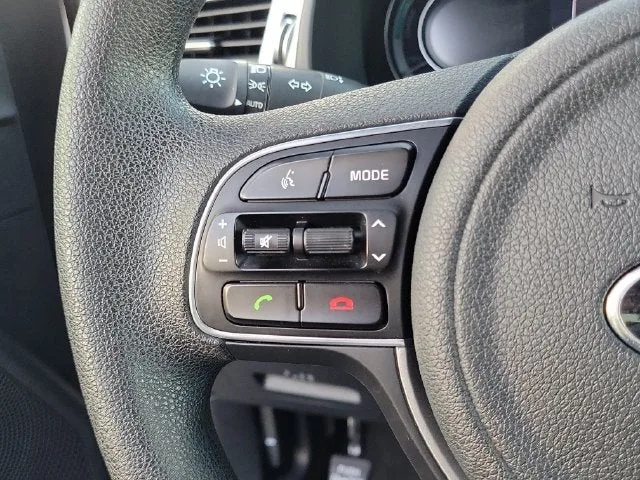 2019 Kia Niro LX photo 21