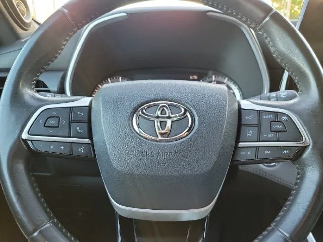 2022 Toyota Highlander XSE photo 18