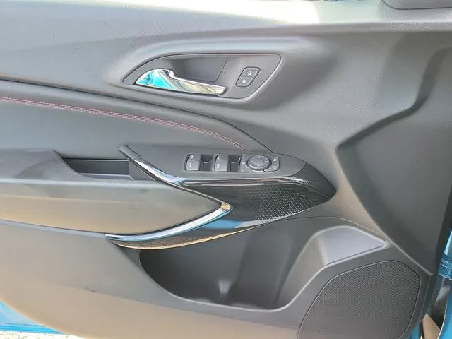 2025 Chevrolet Trax 2RS photo 16
