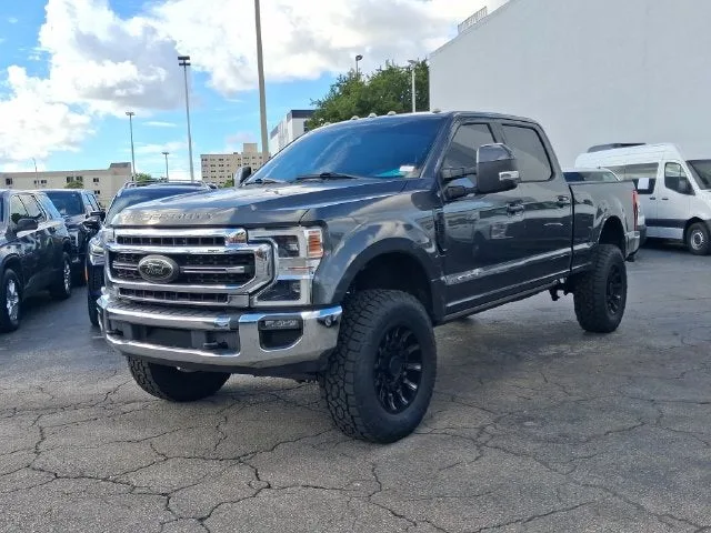 2020 Ford F-250SD Lariat photo 2
