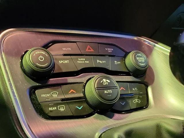 2018 Dodge Challenger R/T photo 28