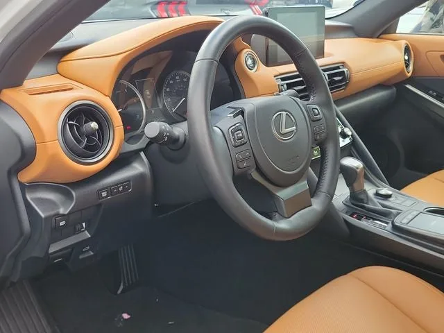 2025 Lexus IS 350 F SPORT Design photo 9