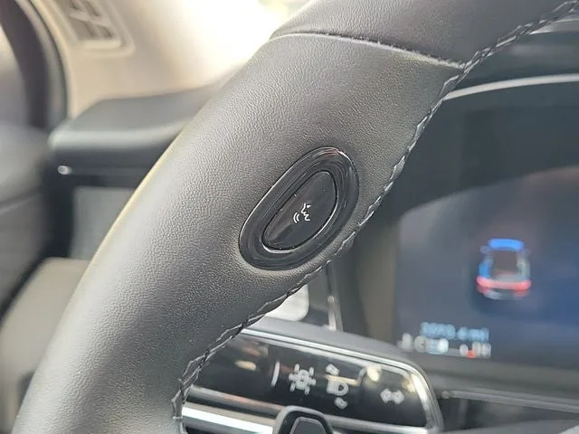 2025 Lincoln Corsair Premiere photo 20