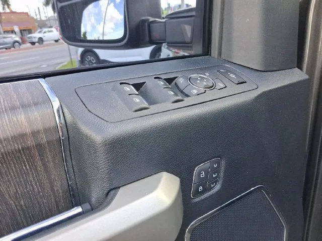 2020 Ford F-250SD Lariat photo 13