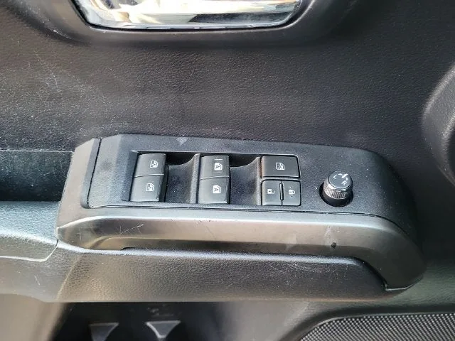 2020 Toyota Tacoma TRD Off-Road V6 photo 19