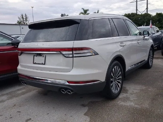 2024 Lincoln Aviator Premiere Premium photo 4
