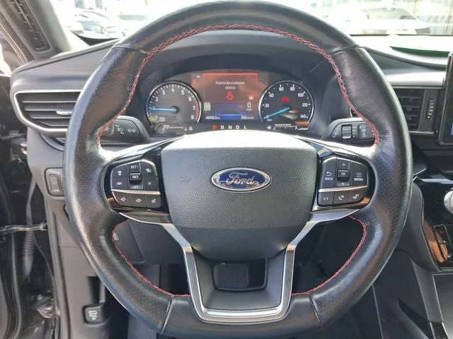 2023 Ford Explorer ST-Line photo 15