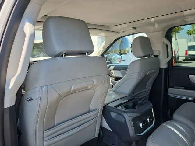 2025 Ford Expedition Max Active photo 10