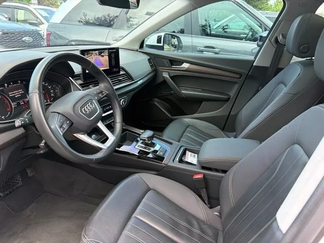 2022 Audi Q5 45 S line Premium quattro photo 3