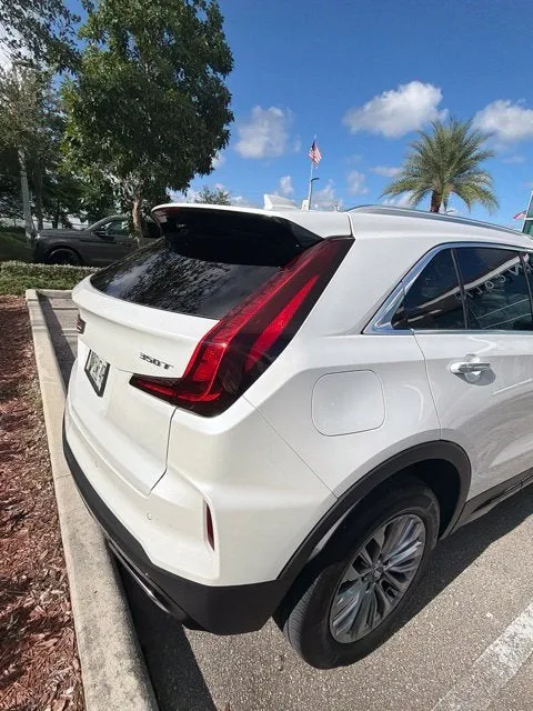 2024 Cadillac XT4 Premium Luxury photo 6