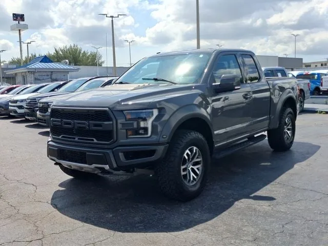 2018 Ford F-150 Raptor photo 2