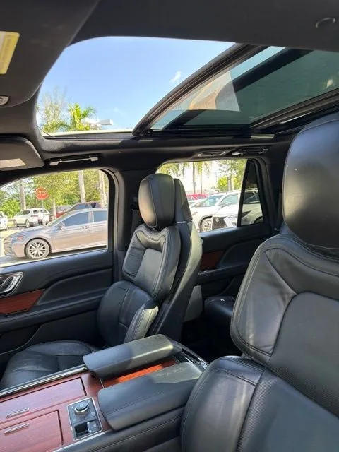 2021 Lincoln Navigator L Reserve photo 4