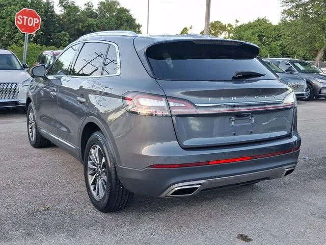 2023 Lincoln Nautilus Standard photo 3