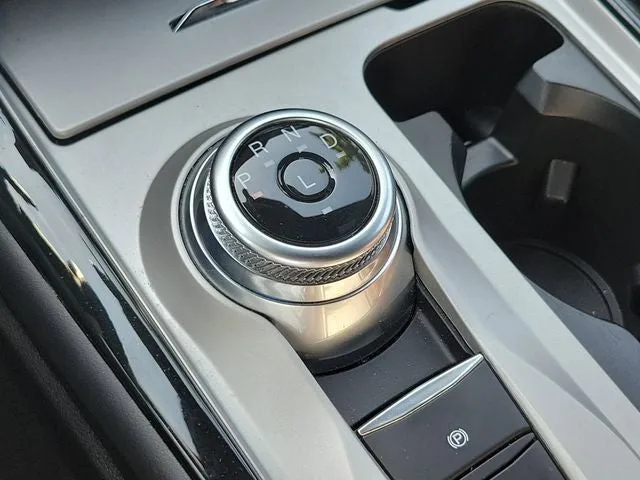 2023 Ford Explorer ST-Line photo 26