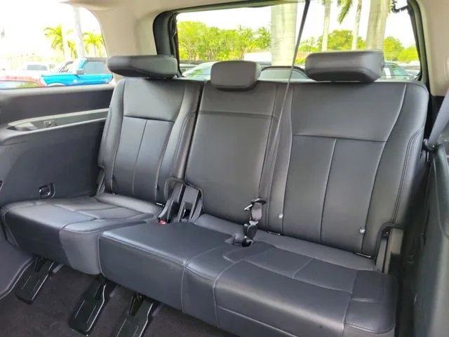 2023 Ford Expedition XLT photo 12
