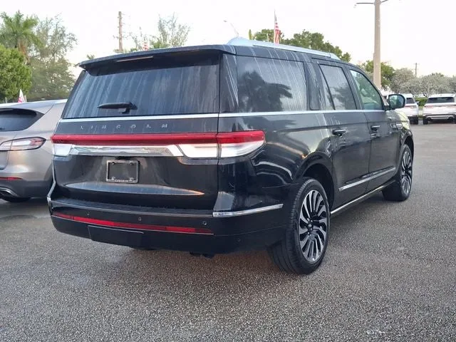 2024 Lincoln Navigator L Black Label photo 4