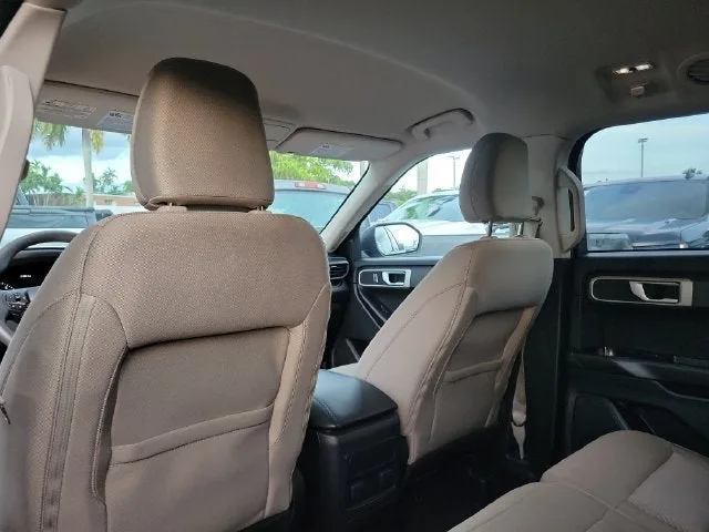 2023 Ford Explorer Base photo 8