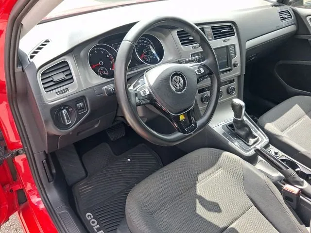 2017 Volkswagen Golf SportWagen S 4Motion photo 11