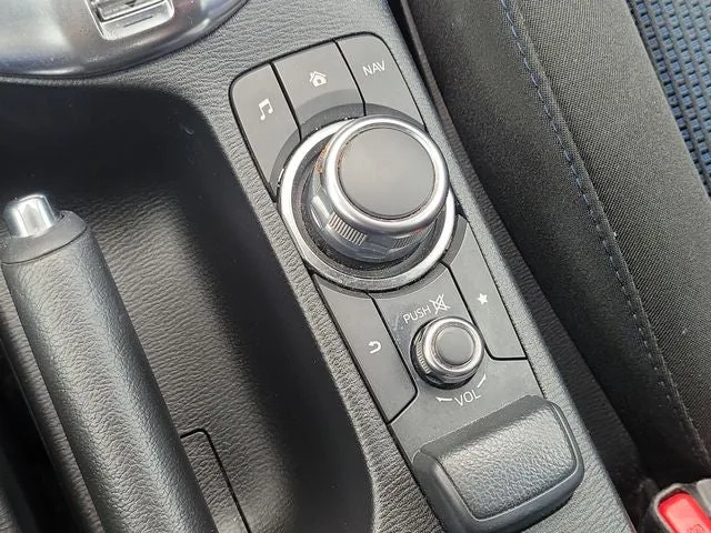 2018 Toyota Yaris iA Base photo 27