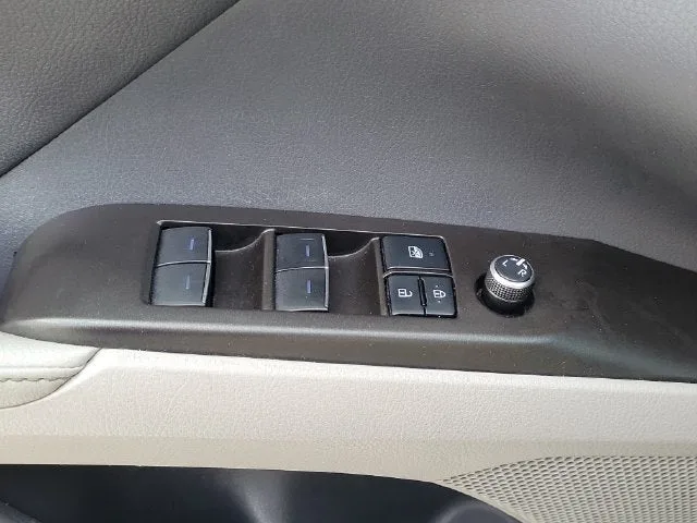 2022 Toyota Camry XSE photo 16