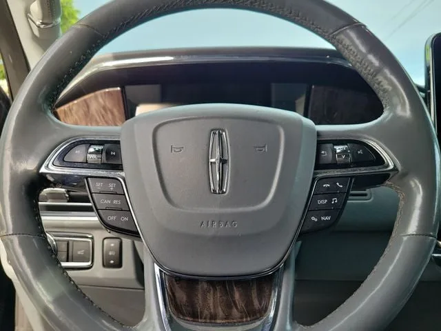 2018 Lincoln Navigator L Reserve photo 22