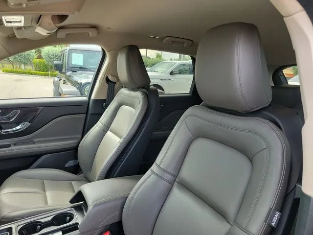 2024 Lincoln Corsair Premiere photo 11