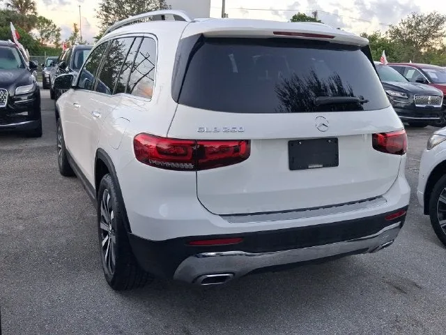 2020 Mercedes-Benz GLB GLB 250 photo 3