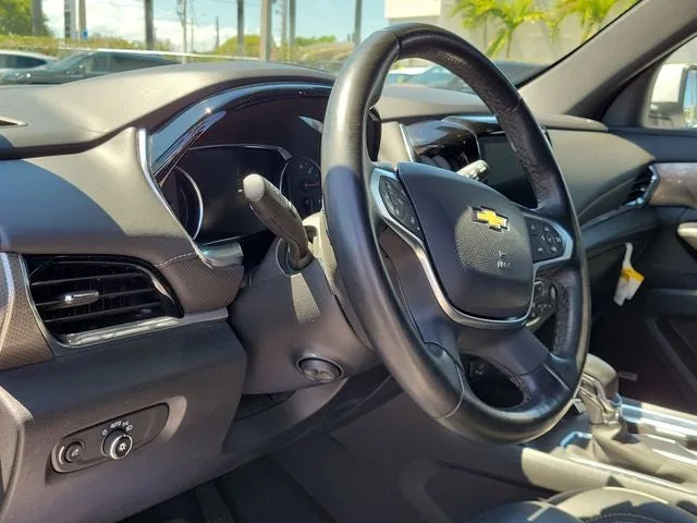 2023 Chevrolet Traverse Premier photo 7