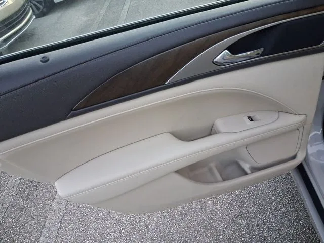 2019 Lincoln MKZ Reserve photo 9