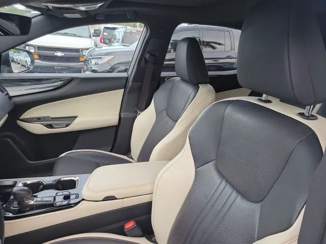 2024 Lexus NX 350 Premium photo 8