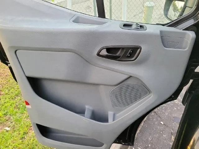 2015 Ford Transit-250 Base photo 21