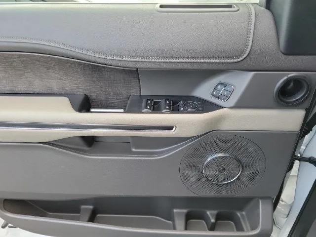 2021 Ford Expedition Limited photo 13