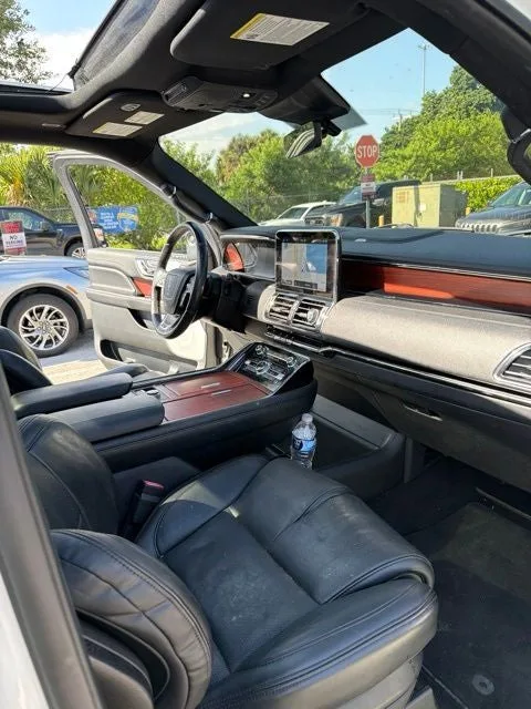 2021 Lincoln Navigator L Reserve photo 6