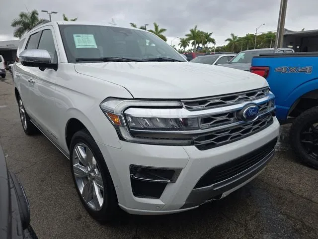 2024 Ford Expedition Platinum photo 2