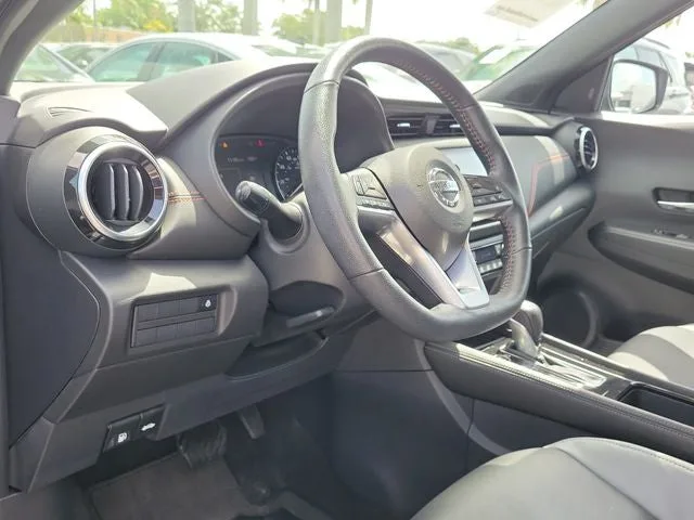 2021 Nissan Kicks SR photo 8