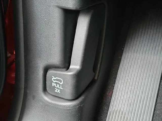 2025 Ford Explorer ST-Line photo 28