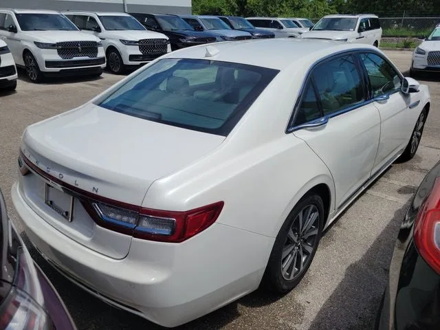 2020 Lincoln Continental Standard photo 4