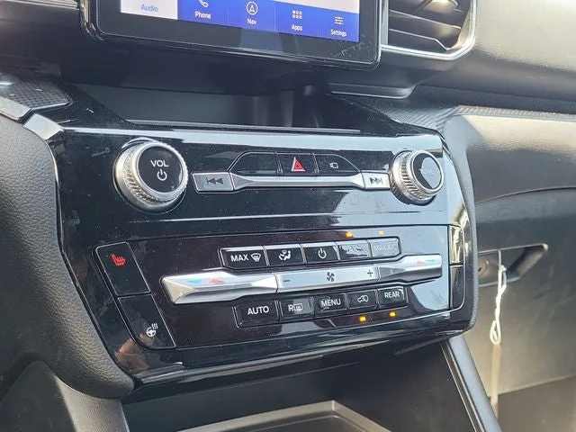 2023 Ford Explorer ST-Line photo 25