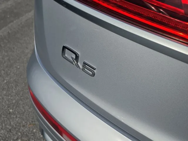 2022 Audi Q5 45 S line Premium quattro photo 6