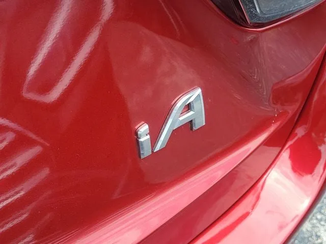 2018 Toyota Yaris iA Base photo 6